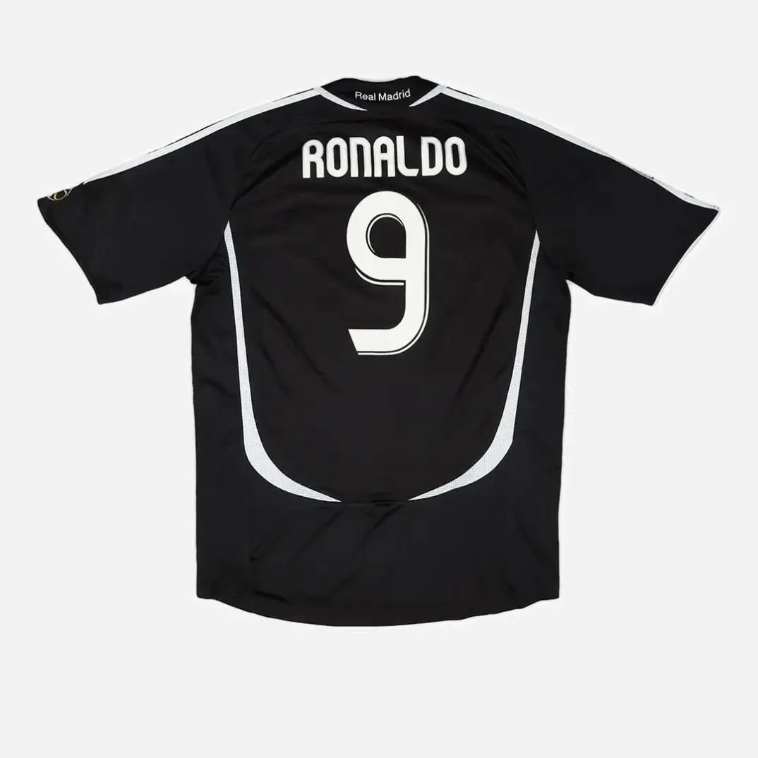Ronaldo 9 Real Madrid 200607 Retro Forma - 2