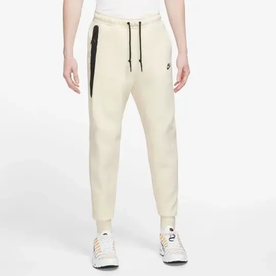 Tech Fleece Joggers Coconut MilkSiyah